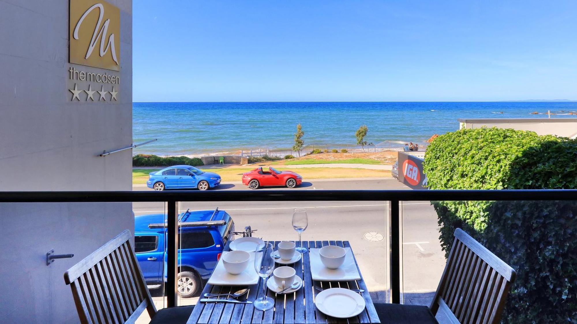 The Madsen Boutique Hotel Penguin Bagian luar foto