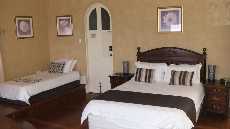 The Madsen Boutique Hotel Penguin Bagian luar foto